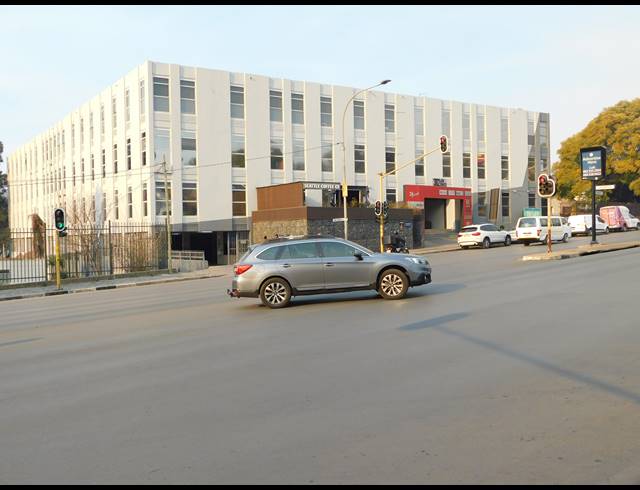 91M² OFFICE TO LET IN CRAIGHALL